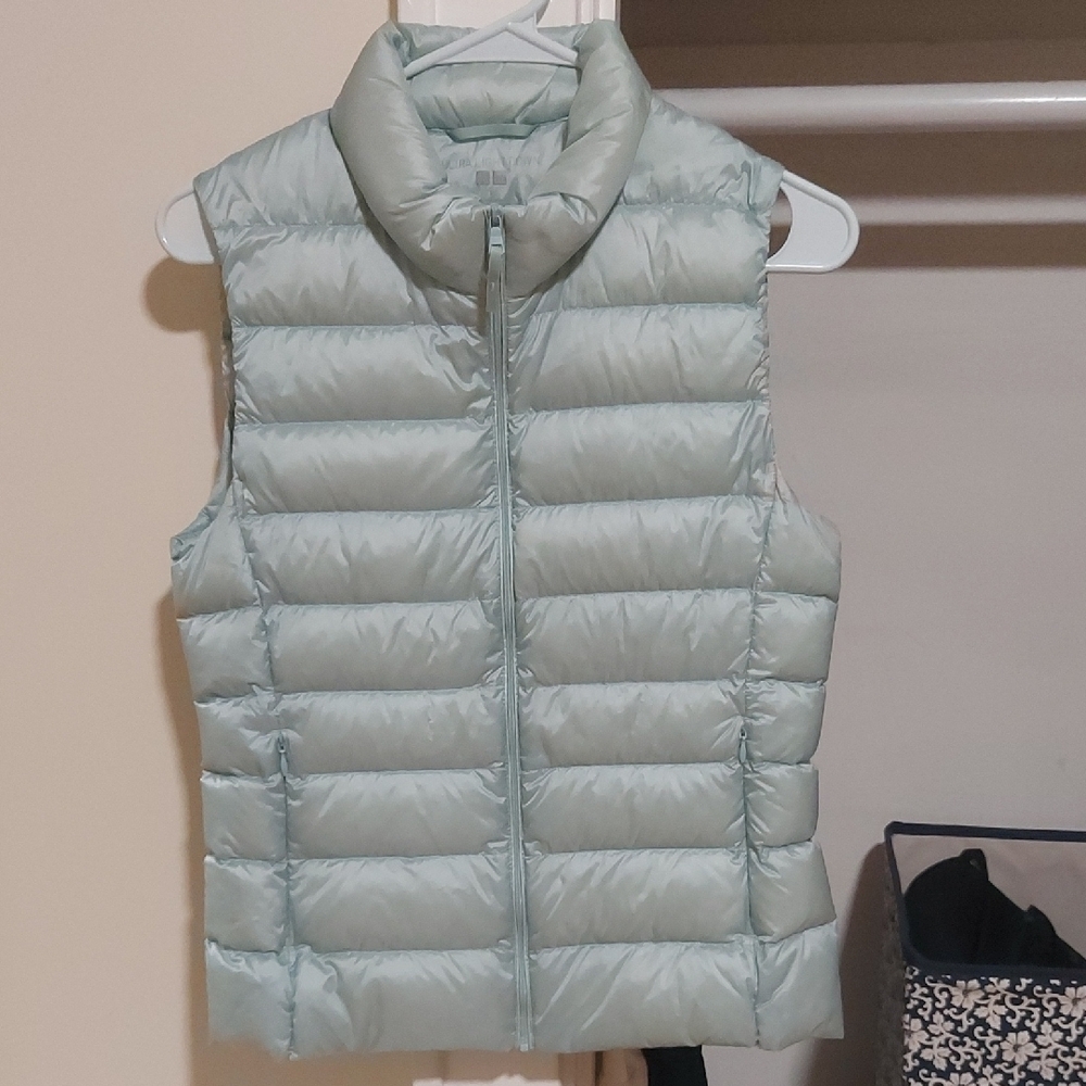 Uniqlo Mint Green Quilted Packable Puffer Vest